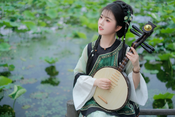 京城怪物 封面